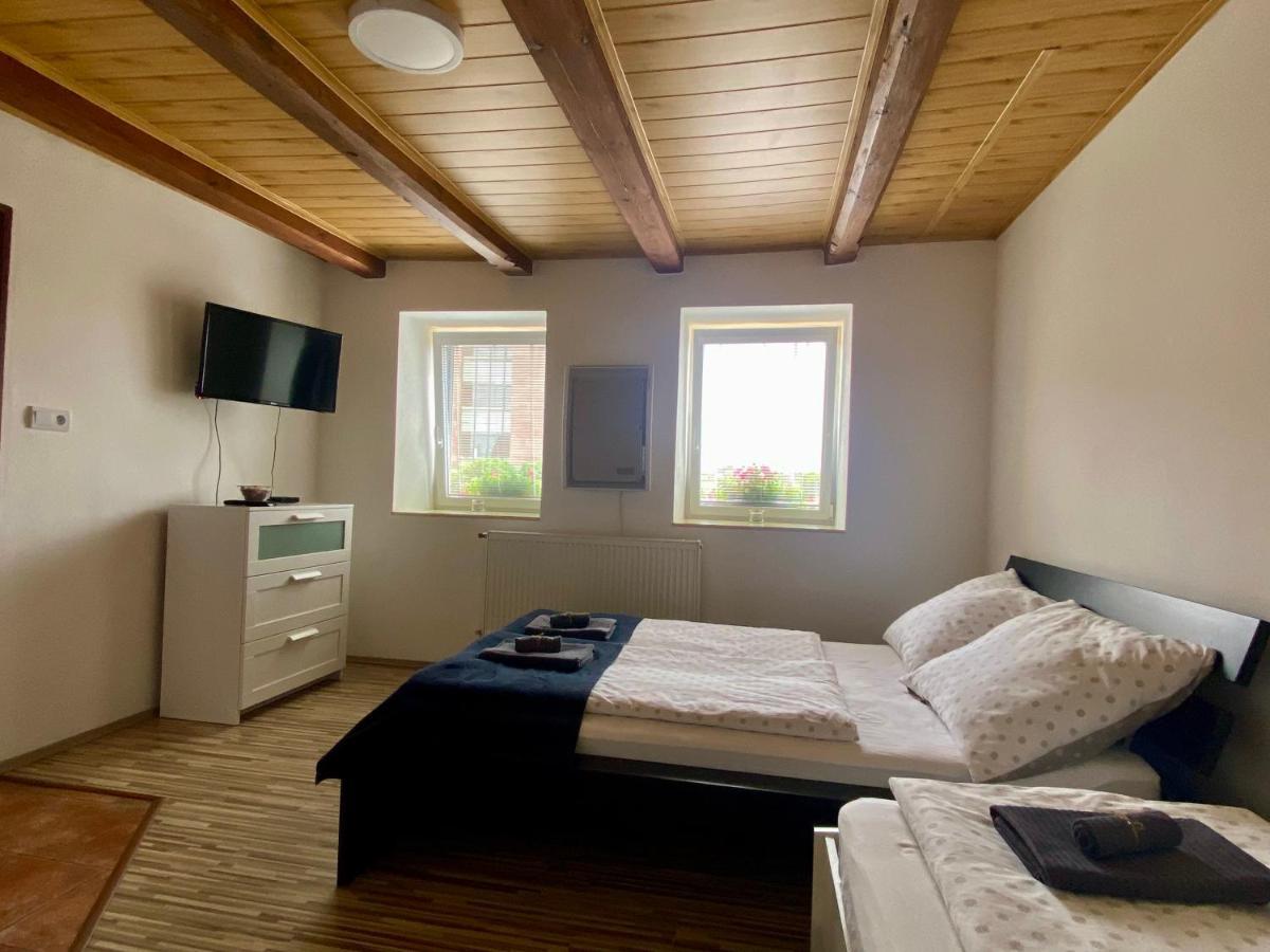 Ubytovani Gm Znojmo Luaran gambar