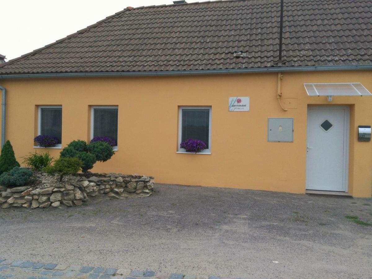 Ubytovani Gm Znojmo Luaran gambar
